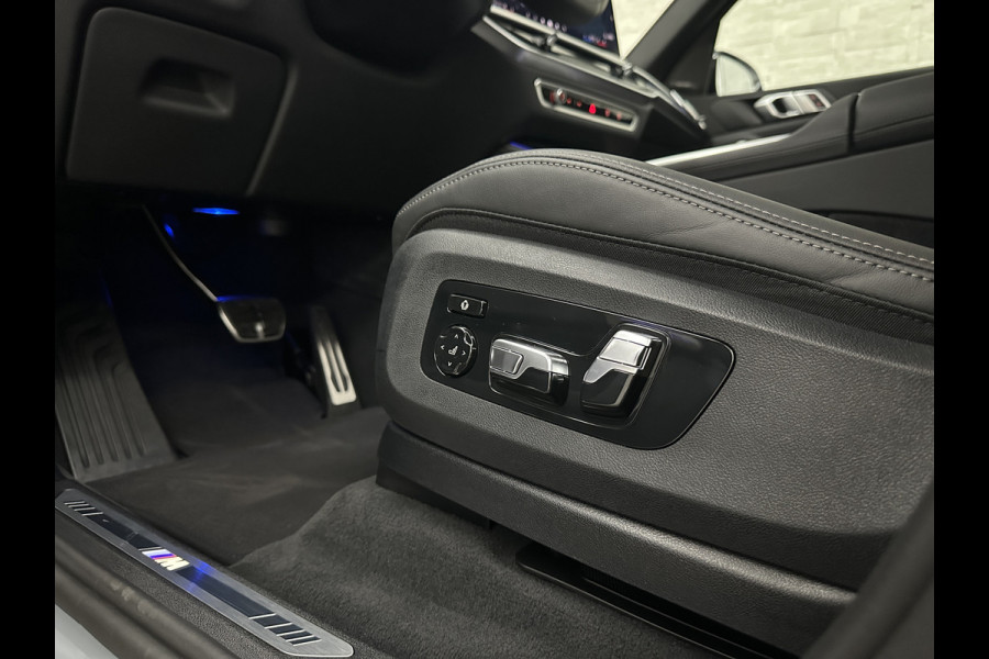BMW X5 50e M-Sport Pro | 360 Camera | ACC | Panorama | Carbon | Head-Up | Trekhaak | Harman-Kardon | Memory | 22 inch | Comfortstoelen | Stoelverwarming V+A | Keyless-Entry | M-Gordels | Iconic-Glow | Stuurverwarming | ISO-Glas | Luchtvering | Zonwering | Carplay |