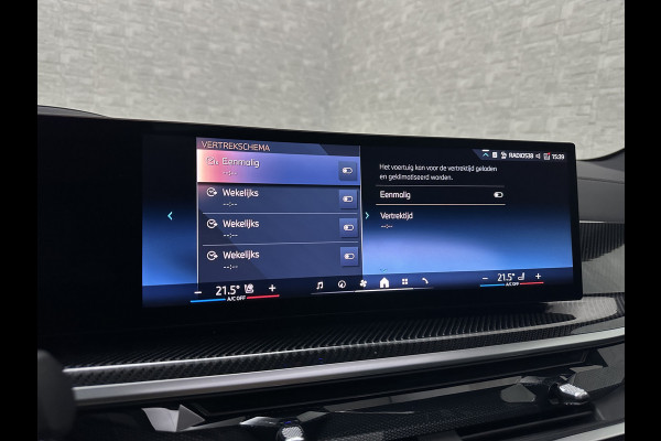 BMW X5 50e M-Sport Pro | 360 Camera | ACC | Panorama | Carbon | Head-Up | Trekhaak | Harman-Kardon | Memory | 22 inch | Comfortstoelen | Stoelverwarming V+A | Keyless-Entry | M-Gordels | Iconic-Glow | Stuurverwarming | ISO-Glas | Luchtvering | Zonwering | Carplay |