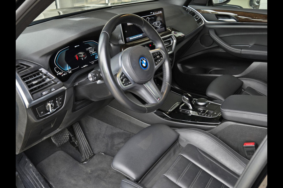 BMW X3 xDrive30e LCI | SPORTSTOELEN | LEDER | PANORAMADAK | CAMERA |