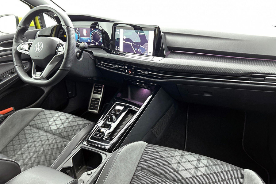 Volkswagen GOLF Variant 1.5 eTSI R-Line (NL-auto, Dealer onderH, Navi, Carplay, Camera, Kuipstoelen, PDC V+A, Digitale Dash, Etc)