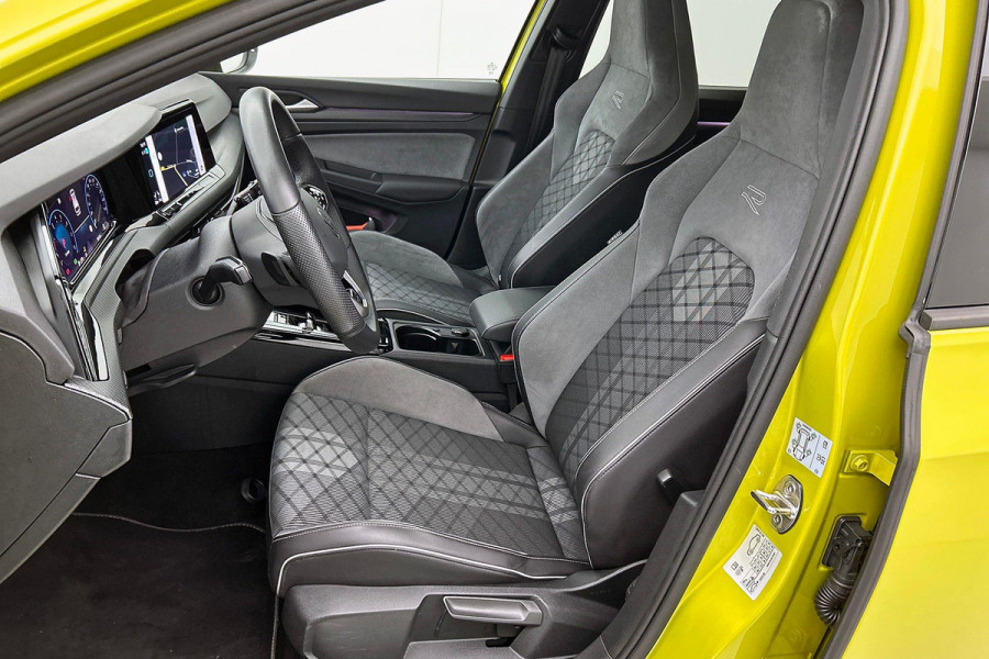 Volkswagen GOLF Variant 1.5 eTSI R-Line (NL-auto, Dealer onderH, Navi, Carplay, Camera, Kuipstoelen, PDC V+A, Digitale Dash, Etc)