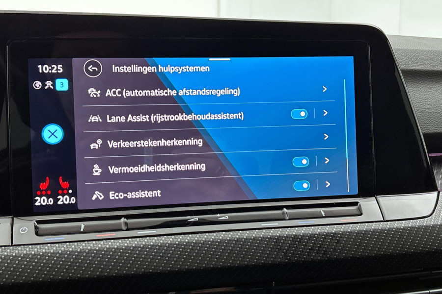 Volkswagen GOLF Variant 1.5 eTSI R-Line (NL-auto, Dealer onderH, Navi, Carplay, Camera, Kuipstoelen, PDC V+A, Digitale Dash, Etc)