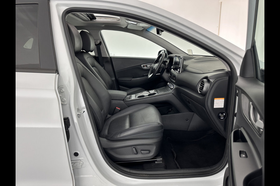 Hyundai Kona EV Premium 64 kWh (INCL-BTW) *PANO | FULL-LEATHER | KRELL-AUDIO | HEAD-UP | FULL-LED | NAVI-FULLMAP | DAB | ADAPT.CRUISE | KEYLESS | CAMERA | BLIND-SPOT | LANE-ASSIST | DIGI-COCKPIT | COMFORT-SEATS | 17''ALU*