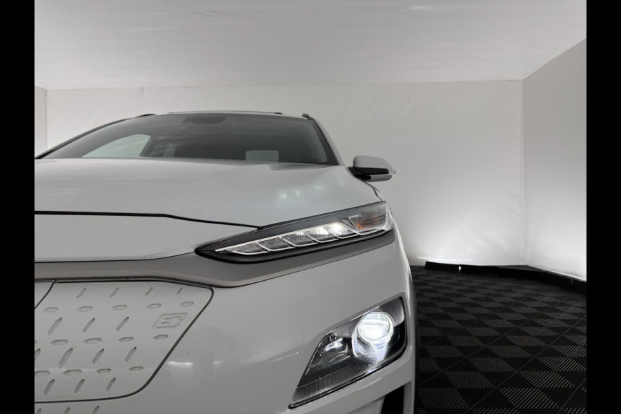 Hyundai Kona EV Premium 64 kWh (INCL-BTW) *PANO | FULL-LEATHER | KRELL-AUDIO | HEAD-UP | FULL-LED | NAVI-FULLMAP | DAB | ADAPT.CRUISE | KEYLESS | CAMERA | BLIND-SPOT | LANE-ASSIST | DIGI-COCKPIT | COMFORT-SEATS | 17''ALU*