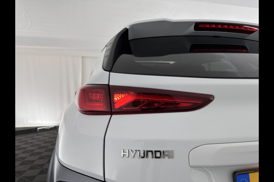 Hyundai Kona EV Premium 64 kWh (INCL-BTW) *PANO | FULL-LEATHER | KRELL-AUDIO | HEAD-UP | FULL-LED | NAVI-FULLMAP | DAB | ADAPT.CRUISE | KEYLESS | CAMERA | BLIND-SPOT | LANE-ASSIST | DIGI-COCKPIT | COMFORT-SEATS | 17''ALU*