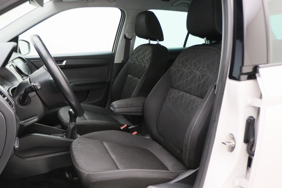 Škoda Fabia Combi 1.0 TSI Clever Climate, Cruise, Verwarmde Stoelen, Bluetooth, Navigatie, DAB, PDC, 15''