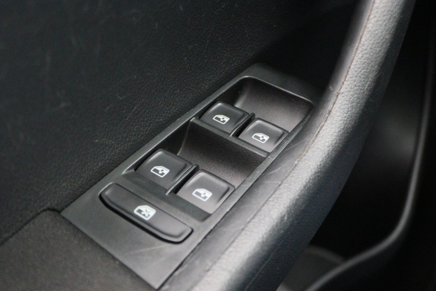Škoda Fabia Combi 1.0 TSI Clever Climate, Cruise, Verwarmde Stoelen, Bluetooth, Navigatie, DAB, PDC, 15''