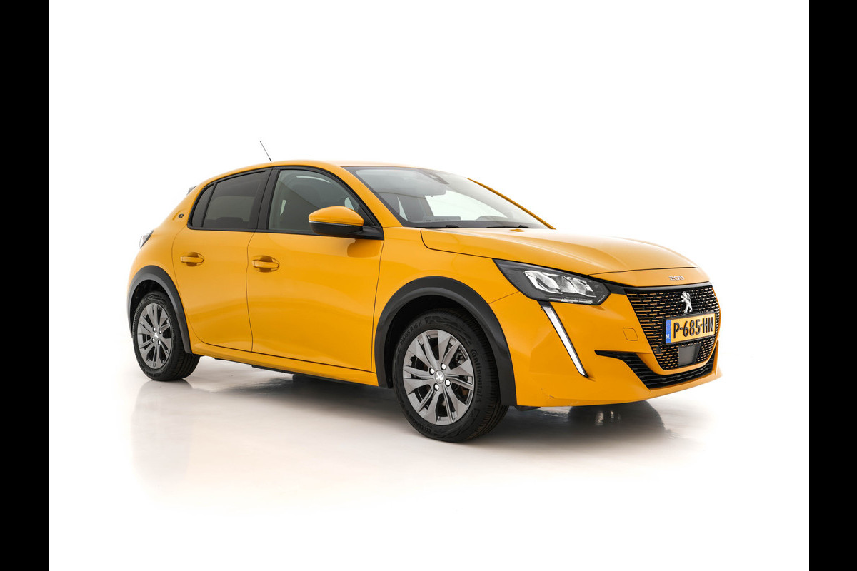 Peugeot e-208 EV Blue Lease Allure 50 kWh (INCL-BTW) *FULL-LED | DIGI-COCKPIT | NAVI-FULLMAP | KEYLESS | CCS-FASTLOADER | CAMERA | 1/2 LEDER | ECC | PDC | APP.CONNECT | LANE-ASSIST | CRUISE | COMFORT-SEATS | 16"ALU*