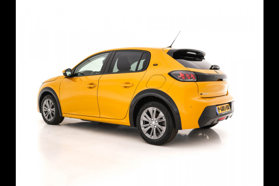 Peugeot e-208 EV Blue Lease Allure 50 kWh (INCL-BTW) *FULL-LED | DIGI-COCKPIT | NAVI-FULLMAP | KEYLESS | CCS-FASTLOADER | CAMERA | 1/2 LEDER | ECC | PDC | APP.CONNECT | LANE-ASSIST | CRUISE | COMFORT-SEATS | 16"ALU*