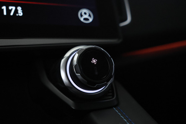 Lynk & Co 01 1.5 360 camera, trekhaak, Navigatie,
