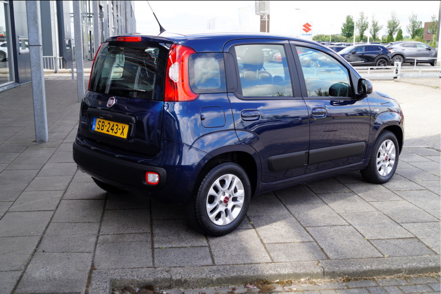Fiat Panda 1.2 Lounge | Climate control | Bluetooth | Lm velgen