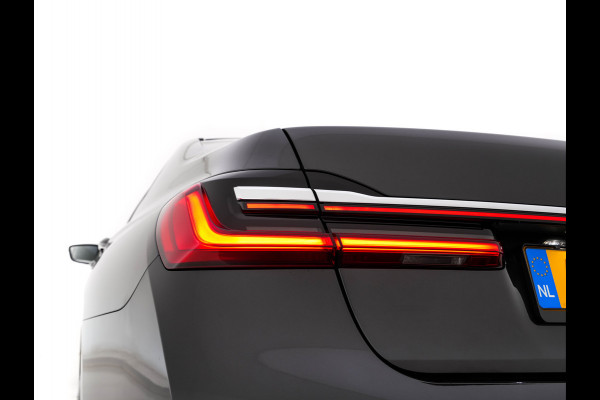 BMW 7 Serie 745e High Executive (INCL-BTW) *LASER-LED | EXCLUSIV-NAPPA-LEATHER | HEAD-UP | SOFT-CLOSE | BLIND-SPOT | MEMORY-PACK | DIGI-COCKPIT | KEYLESS | DAB+ | CAMERA | COMFORT-SEATS | AMBIENT-LIGHT | DAB | CARPLAY | 18"