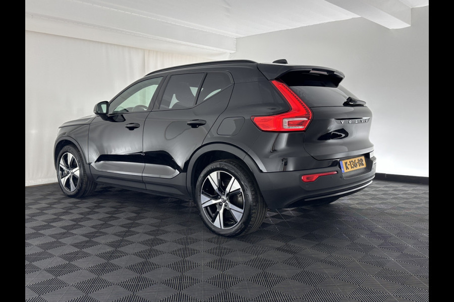 Volvo XC40 Recharge P8 AWD R-Design [ 3-Fase ] (INCL-BTW) *DIGI-COCKPIT | FULL-LED | PREMIUM-AUDIO | DAB | APP.CONNECT | BLIND-SPOT | NAVI-FULLMAP | ALCANTARA-LEATHER | ECC | PDC | SPORT-SEATS | 19''ALU *