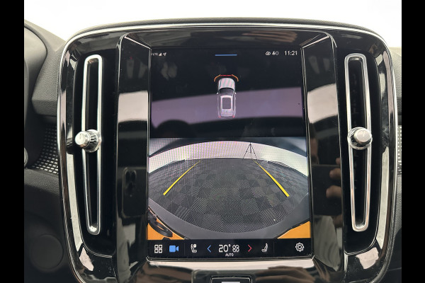 Volvo XC40 Recharge P8 AWD R-Design [ 3-Fase ] (INCL-BTW) *DIGI-COCKPIT | FULL-LED | PREMIUM-AUDIO | DAB | APP.CONNECT | BLIND-SPOT | NAVI-FULLMAP | ALCANTARA-LEATHER | ECC | PDC | SPORT-SEATS | 19''ALU *