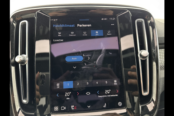Volvo XC40 Recharge P8 AWD R-Design [ 3-Fase ] (INCL-BTW) *DIGI-COCKPIT | FULL-LED | PREMIUM-AUDIO | DAB | APP.CONNECT | BLIND-SPOT | NAVI-FULLMAP | ALCANTARA-LEATHER | ECC | PDC | SPORT-SEATS | 19''ALU *