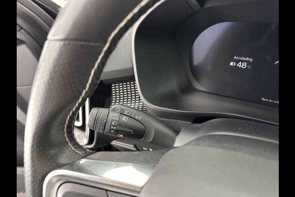 Volvo XC40 Recharge P8 AWD R-Design [ 3-Fase ] (INCL-BTW) *DIGI-COCKPIT | FULL-LED | PREMIUM-AUDIO | DAB | APP.CONNECT | BLIND-SPOT | NAVI-FULLMAP | ALCANTARA-LEATHER | ECC | PDC | SPORT-SEATS | 19''ALU *