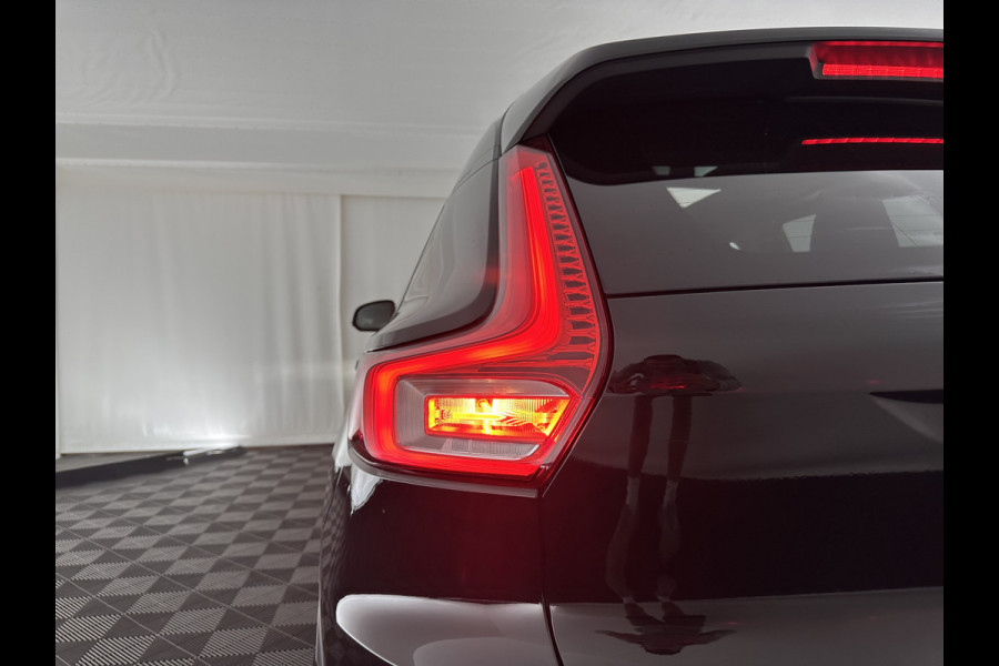 Volvo XC40 Recharge P8 AWD R-Design [ 3-Fase ] (INCL-BTW) *DIGI-COCKPIT | FULL-LED | PREMIUM-AUDIO | DAB | APP.CONNECT | BLIND-SPOT | NAVI-FULLMAP | ALCANTARA-LEATHER | ECC | PDC | SPORT-SEATS | 19''ALU *