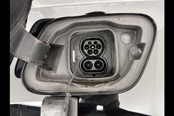 Volvo XC40 Recharge P8 AWD R-Design [ 3-Fase ] (INCL-BTW) *DIGI-COCKPIT | FULL-LED | PREMIUM-AUDIO | DAB | APP.CONNECT | BLIND-SPOT | NAVI-FULLMAP | ALCANTARA-LEATHER | ECC | PDC | SPORT-SEATS | 19''ALU *