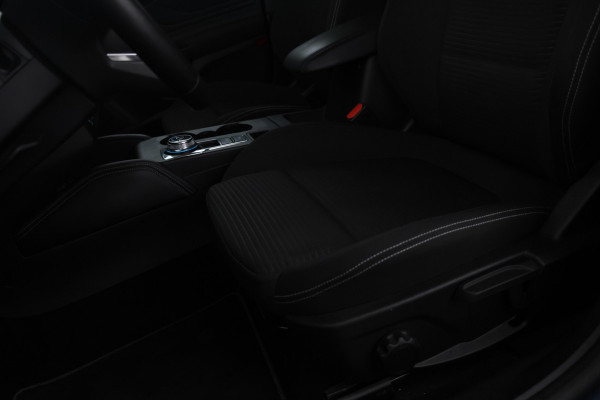 Ford FOCUS Wagon 1.5 EcoBlue Titanium X Automaat, Nieuw model!, Trekhaak,