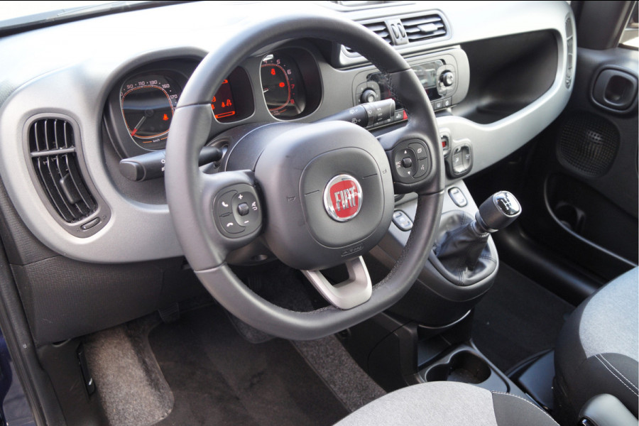 Fiat Panda 1.2 Lounge | Climate control | Bluetooth | Lm velgen