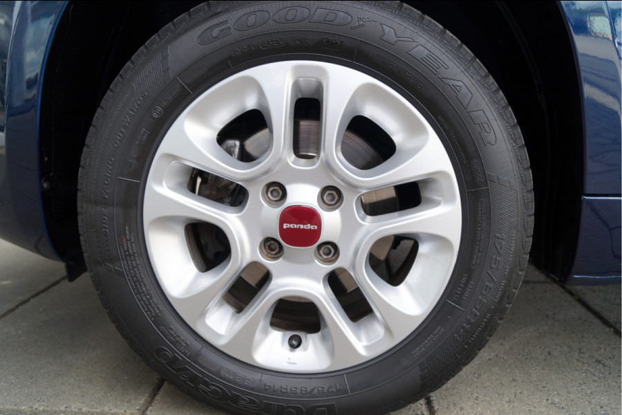 Fiat Panda 1.2 Lounge | Climate control | Bluetooth | Lm velgen