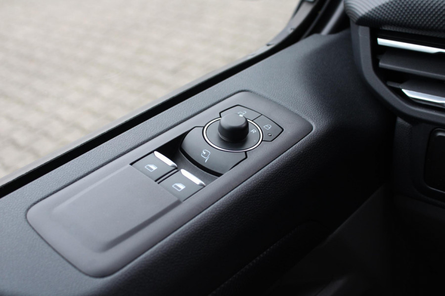 Ford Transit Custom 320 2.0 TDCI L1H1 Limited 170pk | Driver Assistance Pack | Stoelverwarming | SYNC 4 Navigatie | BLIS | Voorruitverwarming | All Weather banden