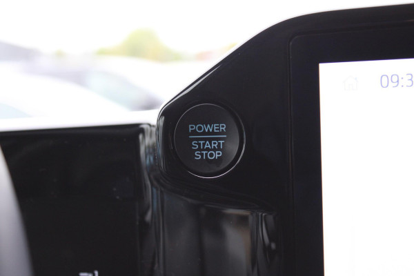 Ford Transit Custom 320 2.0 TDCI L1H1 Limited 170pk | Driver Assistance Pack | Stoelverwarming | SYNC 4 Navigatie | BLIS | Voorruitverwarming | All Weather banden