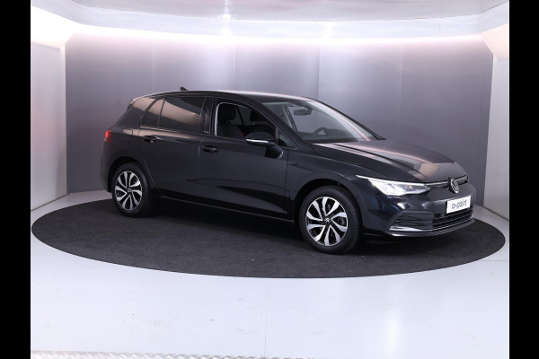 Volkswagen Golf 1.5 eTSI Life Active 130 pk Automaat (DSG) | Navigatie | Parkeersensoren | Achteruitrijcamera | Stoelverwarming | LED koplampen |