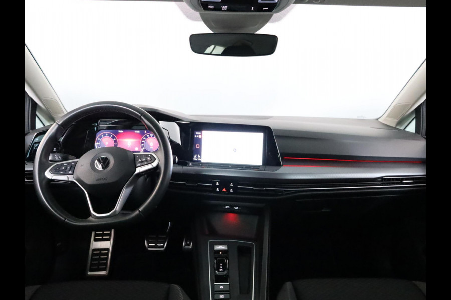 Volkswagen Golf 1.5 eTSI Life Active 130 pk Automaat (DSG) | Navigatie | Parkeersensoren | Achteruitrijcamera | Stoelverwarming | LED koplampen |
