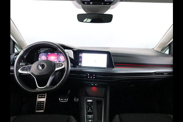 Volkswagen Golf 1.5 eTSI Life Active 130 pk Automaat (DSG) | Navigatie | Parkeersensoren | Achteruitrijcamera | Stoelverwarming | LED koplampen |