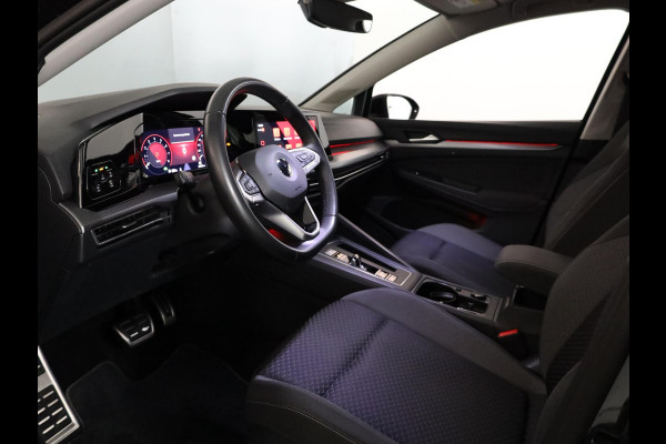 Volkswagen Golf 1.5 eTSI Life Active 130 pk Automaat (DSG) | Navigatie | Parkeersensoren | Achteruitrijcamera | Stoelverwarming | LED koplampen |