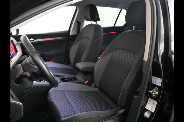 Volkswagen Golf 1.5 eTSI Life Active 130 pk Automaat (DSG) | Navigatie | Parkeersensoren | Achteruitrijcamera | Stoelverwarming | LED koplampen |