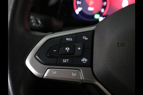 Volkswagen Golf 1.5 eTSI Life Active 130 pk Automaat (DSG) | Navigatie | Parkeersensoren | Achteruitrijcamera | Stoelverwarming | LED koplampen |
