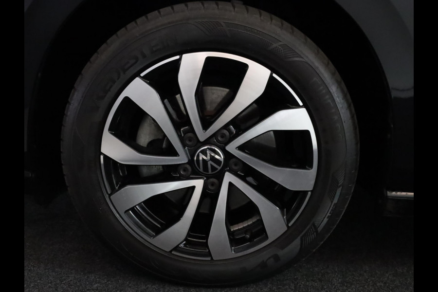 Volkswagen Golf 1.5 eTSI Life Active 130 pk Automaat (DSG) | Navigatie | Parkeersensoren | Achteruitrijcamera | Stoelverwarming | LED koplampen |