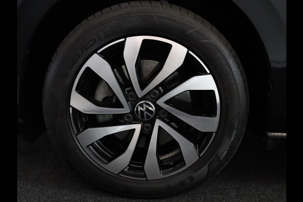 Volkswagen Golf 1.5 eTSI Life Active 130 pk Automaat (DSG) | Navigatie | Parkeersensoren | Achteruitrijcamera | Stoelverwarming | LED koplampen |