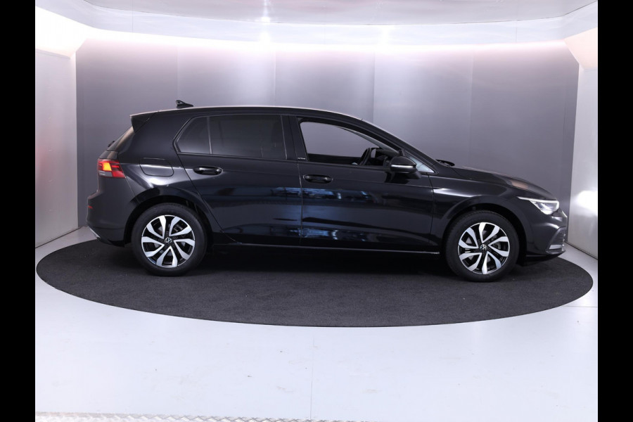 Volkswagen Golf 1.5 eTSI Life Active 130 pk Automaat (DSG) | Navigatie | Parkeersensoren | Achteruitrijcamera | Stoelverwarming | LED koplampen |