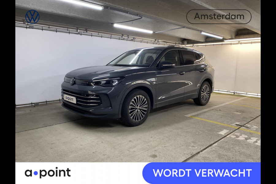 Volkswagen Tiguan 1.5 eTSI Elegance 150 pk Automaat (DSG) | Navigatie | Elektr. trekhaak | Parkeersensoren (Park assist) | Rondomzicht camera | Matrix LED koplampen |