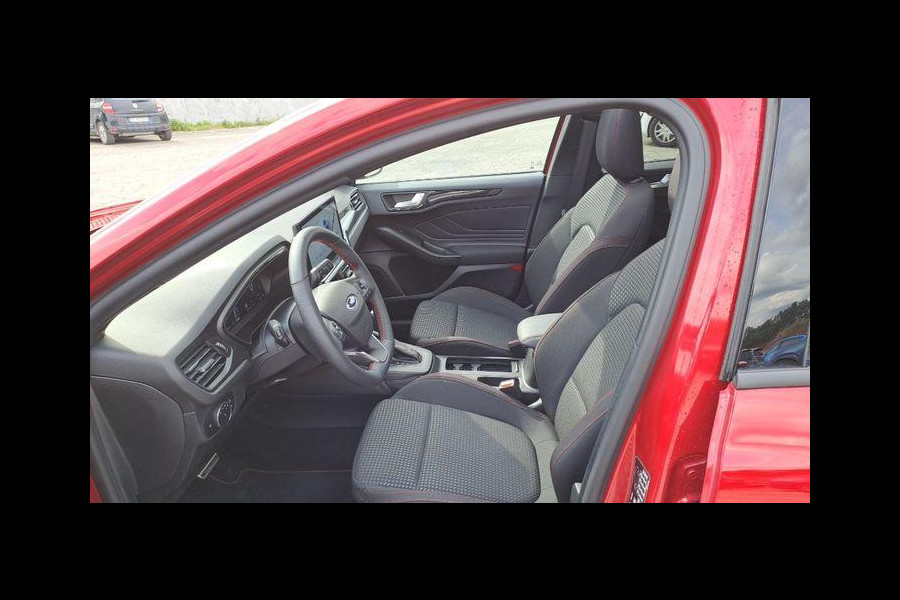 Ford Focus 1.0 EcoBoost Hybrid ST Line X 155pk | Winterpack | Panoramadak | Matrix LED | SYNC 4 Navigatie | All Weather Banden