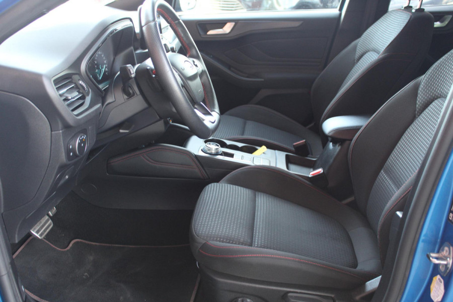 Ford FOCUS Wagon 2.0 EcoBlue ST Line Business 150pk Automaat | Adaptive cruise control | Winter Pack | Bang&Olufsen | Full LED | Rode remklauwen