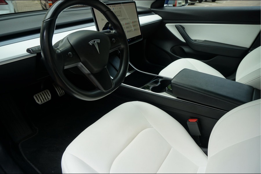 Tesla Model 3 Performance AWD 75 kWh Long Range | Liefhebbersconditie | 464pk | Origineel Nederlands Dealer onderhouden | Carbon Spoiler | Premium Audio | 20inch