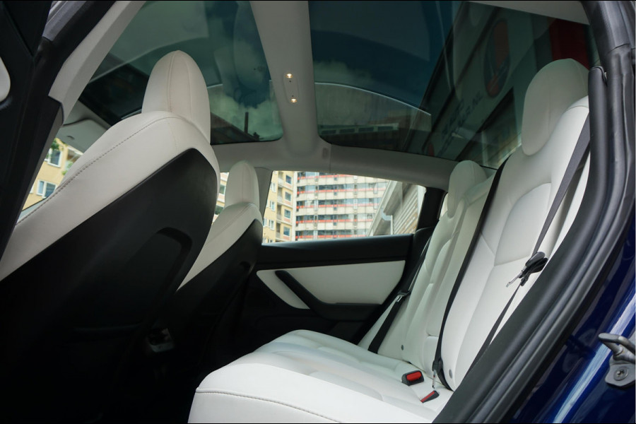 Tesla Model 3 Performance AWD 75 kWh Long Range | Liefhebbersconditie | 464pk | Origineel Nederlands Dealer onderhouden | Carbon Spoiler | Premium Audio | 20inch