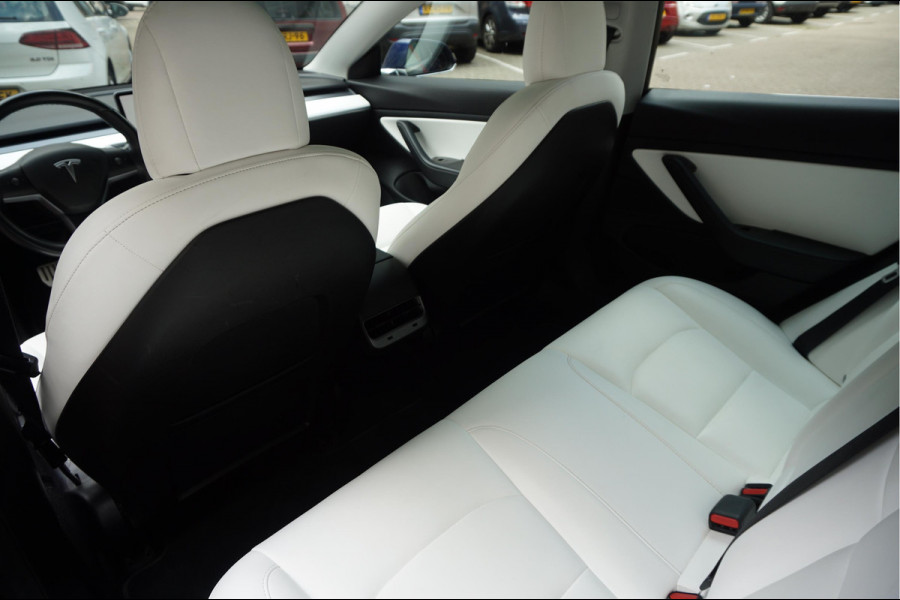 Tesla Model 3 Performance AWD 75 kWh Long Range | Liefhebbersconditie | 464pk | Origineel Nederlands Dealer onderhouden | Carbon Spoiler | Premium Audio | 20inch