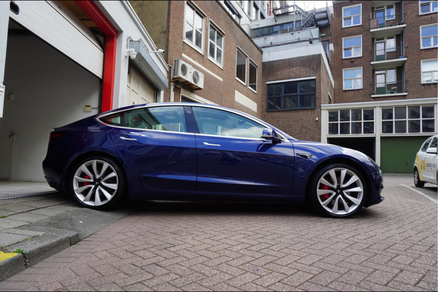 Tesla Model 3 Performance AWD 75 kWh Long Range | Liefhebbersconditie | 464pk | Origineel Nederlands Dealer onderhouden | Carbon Spoiler | Premium Audio | 20inch