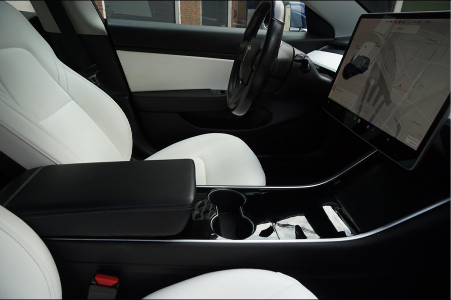 Tesla Model 3 Performance AWD 75 kWh Long Range | Liefhebbersconditie | 464pk | Origineel Nederlands Dealer onderhouden | Carbon Spoiler | Premium Audio | 20inch
