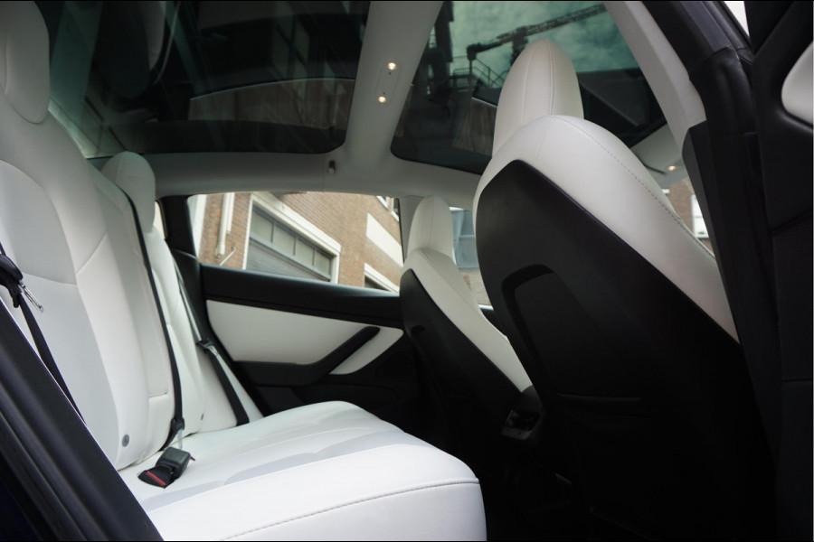 Tesla Model 3 Performance AWD 75 kWh Long Range | Liefhebbersconditie | 464pk | Origineel Nederlands Dealer onderhouden | Carbon Spoiler | Premium Audio | 20inch