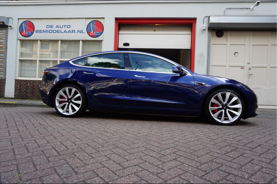 Tesla Model 3 Performance AWD 75 kWh Long Range | Liefhebbersconditie | 464pk | Origineel Nederlands Dealer onderhouden | Carbon Spoiler | Premium Audio | 20inch