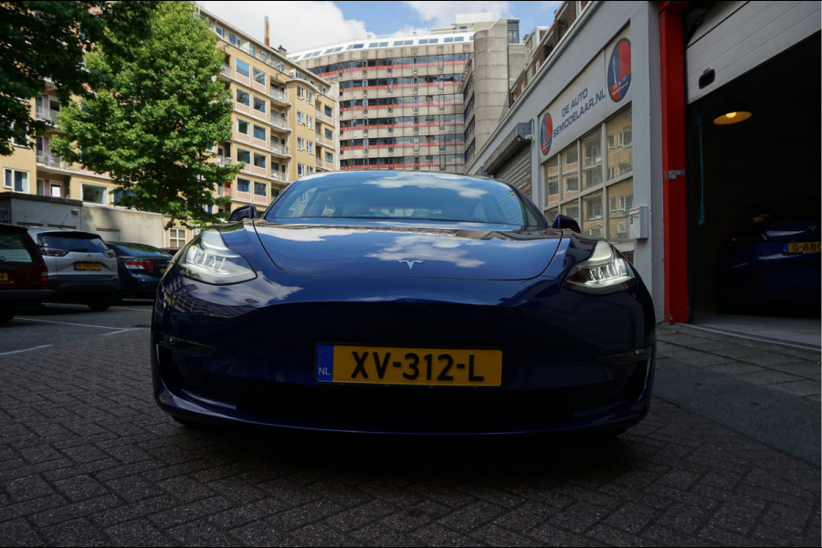 Tesla Model 3 Performance AWD 75 kWh Long Range | Liefhebbersconditie | 464pk | Origineel Nederlands Dealer onderhouden | Carbon Spoiler | Premium Audio | 20inch