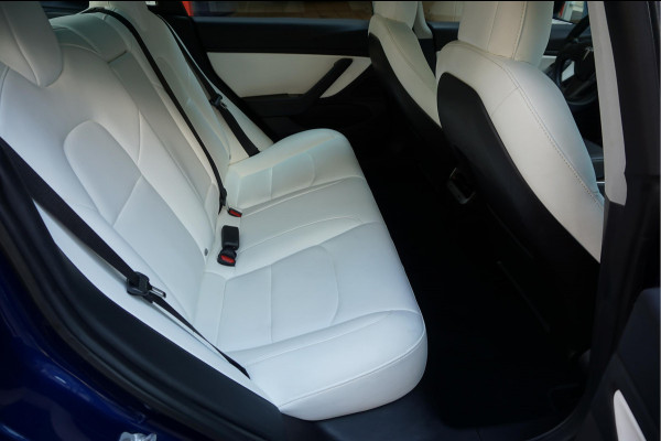 Tesla Model 3 Performance AWD 75 kWh Long Range | Liefhebbersconditie | 464pk | Origineel Nederlands Dealer onderhouden | Carbon Spoiler | Premium Audio | 20inch