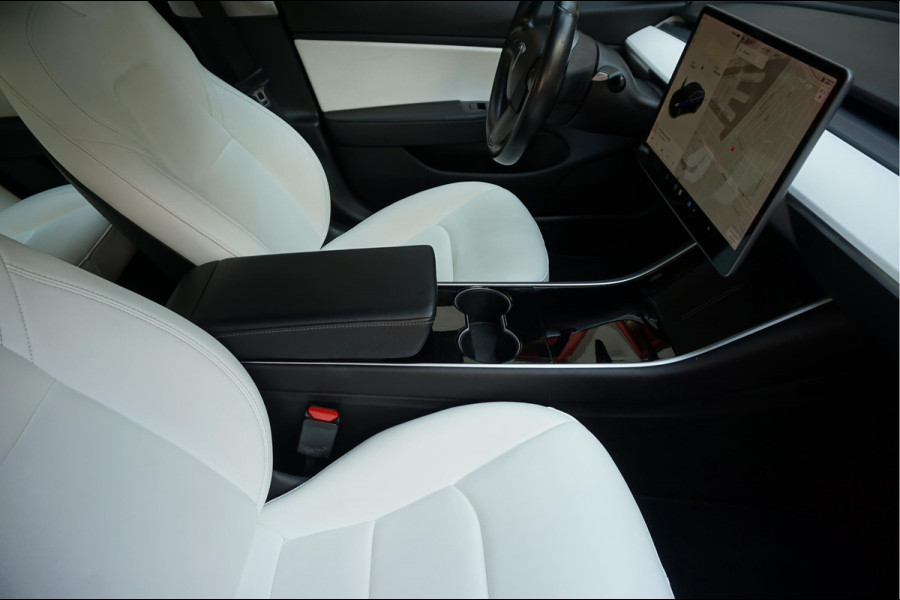 Tesla Model 3 Performance AWD 75 kWh Long Range | Liefhebbersconditie | 464pk | Origineel Nederlands Dealer onderhouden | Carbon Spoiler | Premium Audio | 20inch