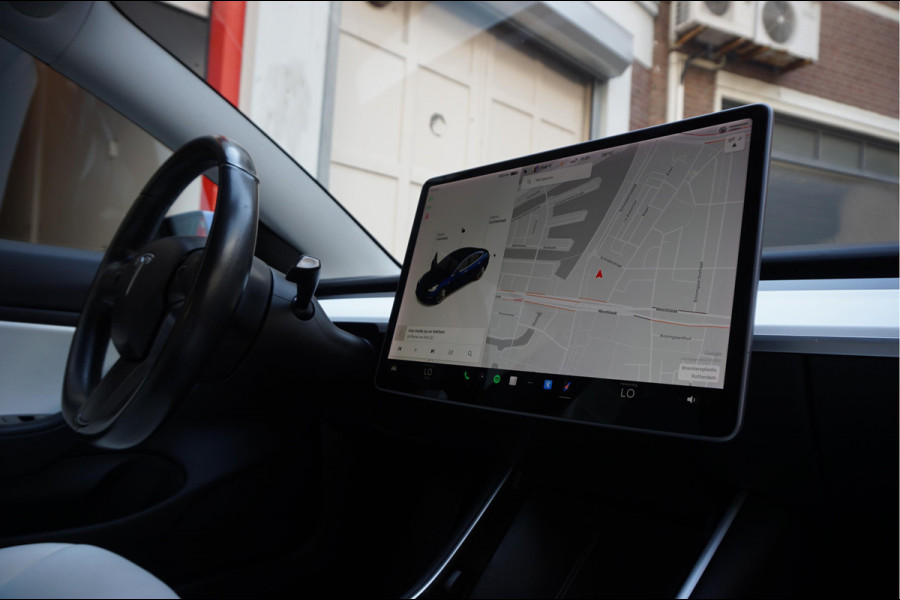 Tesla Model 3 Performance AWD 75 kWh Long Range | Liefhebbersconditie | 464pk | Origineel Nederlands Dealer onderhouden | Carbon Spoiler | Premium Audio | 20inch